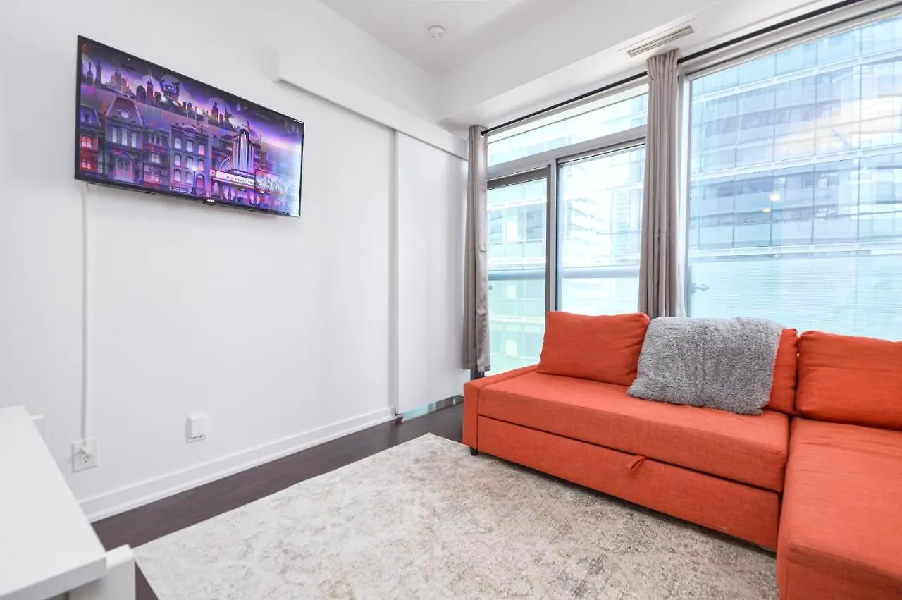 Minutes Walk To Scotiabank Arena,Tiff, Mtcc,Cn Tower Condo Downtown Toronto 0*,