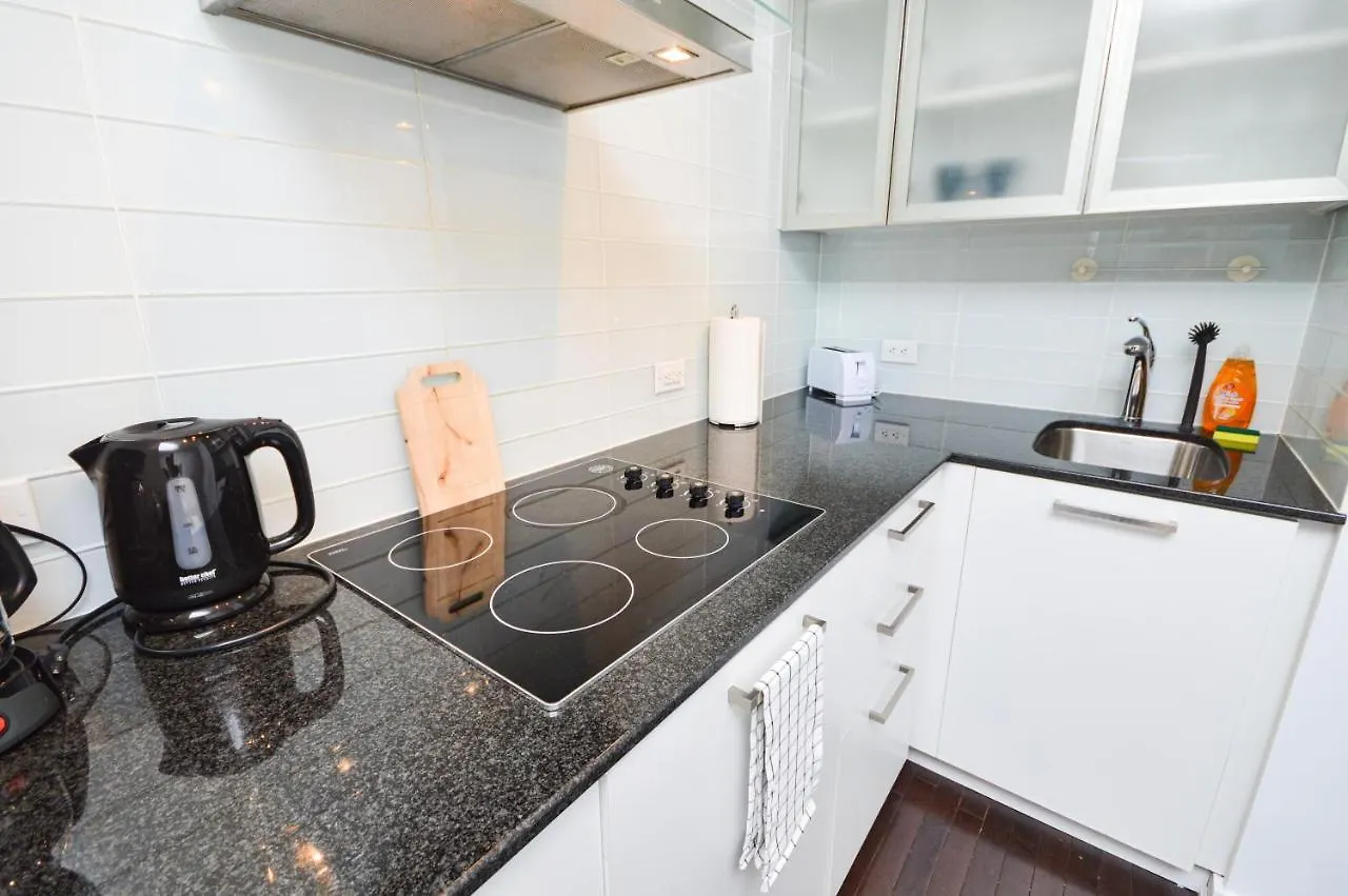 Minutes Walk To Scotiabank Arena,Tiff, Mtcc,Cn Tower Condo Downtown Toronto Apartment