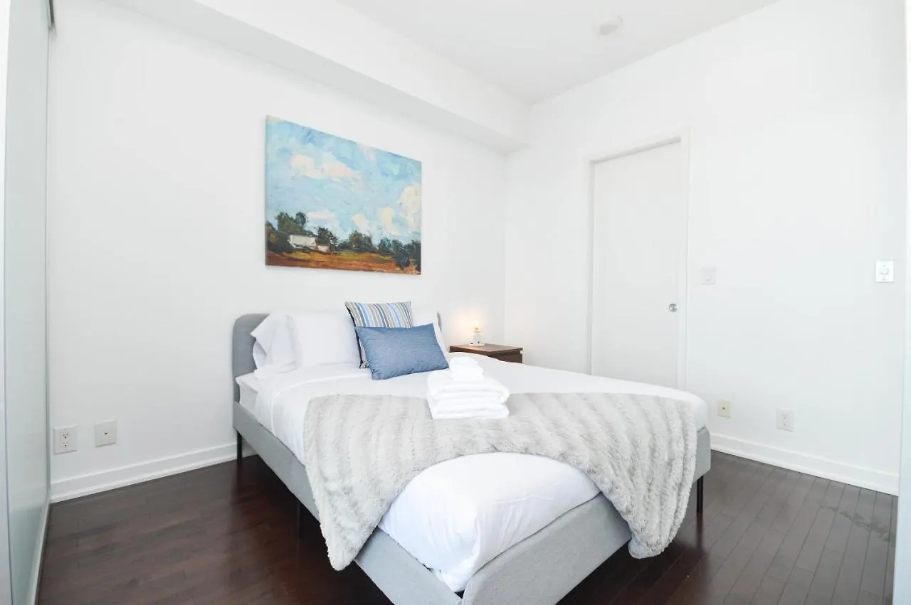 Minutes Walk To Scotiabank Arena,Tiff, Mtcc,Cn Tower Condo Downtown Toronto