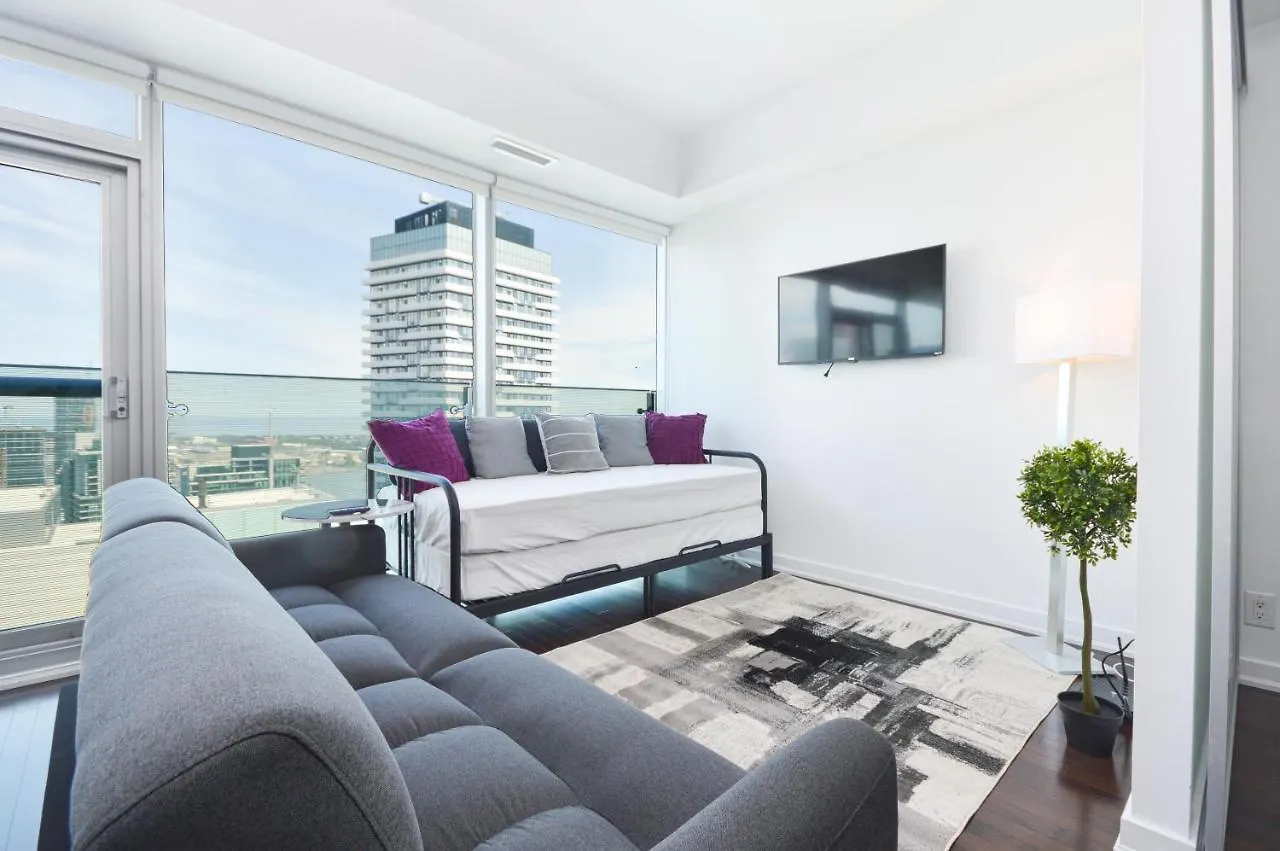 Minutes Walk To Scotiabank Arena,Tiff, Mtcc,Cn Tower Condo Downtown Toronto 0*,