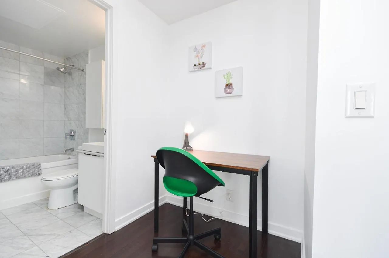 Minutes Walk To Scotiabank Arena,Tiff, Mtcc,Cn Tower Condo Downtown Toronto
