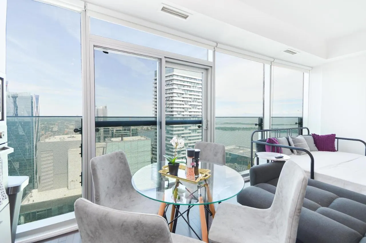 Minutes Walk To Scotiabank Arena,Tiff, Mtcc,Cn Tower Condo Downtown Toronto Apartment