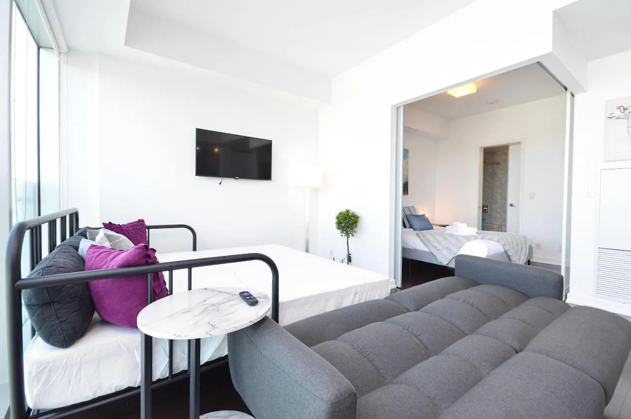 Apartment Minutes Walk To Scotiabank Arena,Tiff, Mtcc,Cn Tower Condo Downtown Toronto