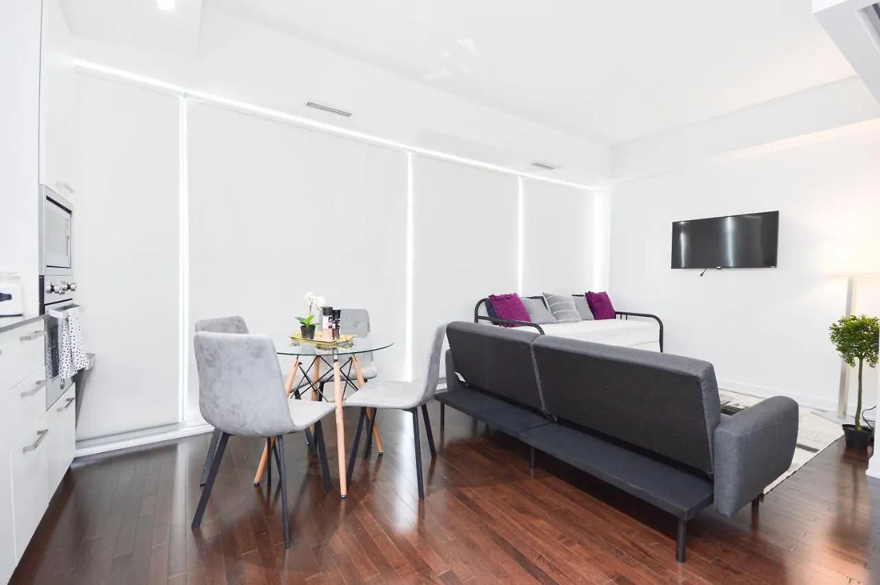 Minutes Walk To Scotiabank Arena,Tiff, Mtcc,Cn Tower Condo Downtown Toronto