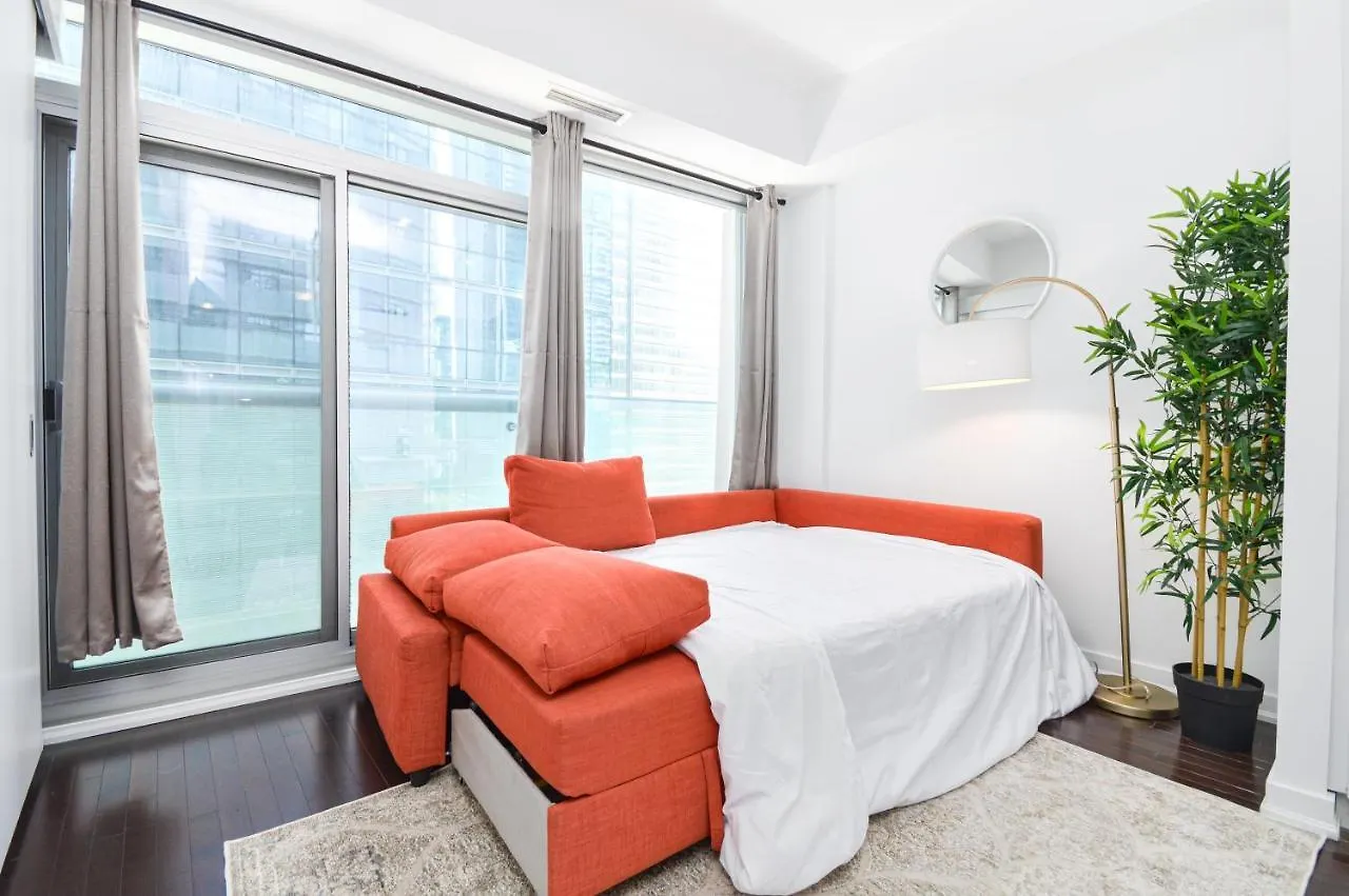Apartment Minutes Walk To Scotiabank Arena,Tiff, Mtcc,Cn Tower Condo Downtown Toronto