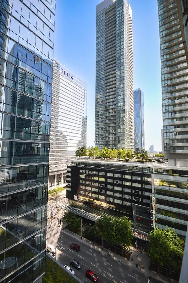 Apartment Minutes Walk To Scotiabank Arena,Tiff, Mtcc,Cn Tower Condo Downtown Toronto Canada