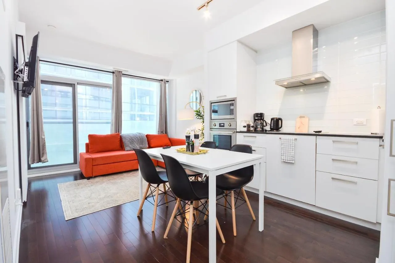 Minutes Walk To Scotiabank Arena,Tiff, Mtcc,Cn Tower Condo Downtown Toronto