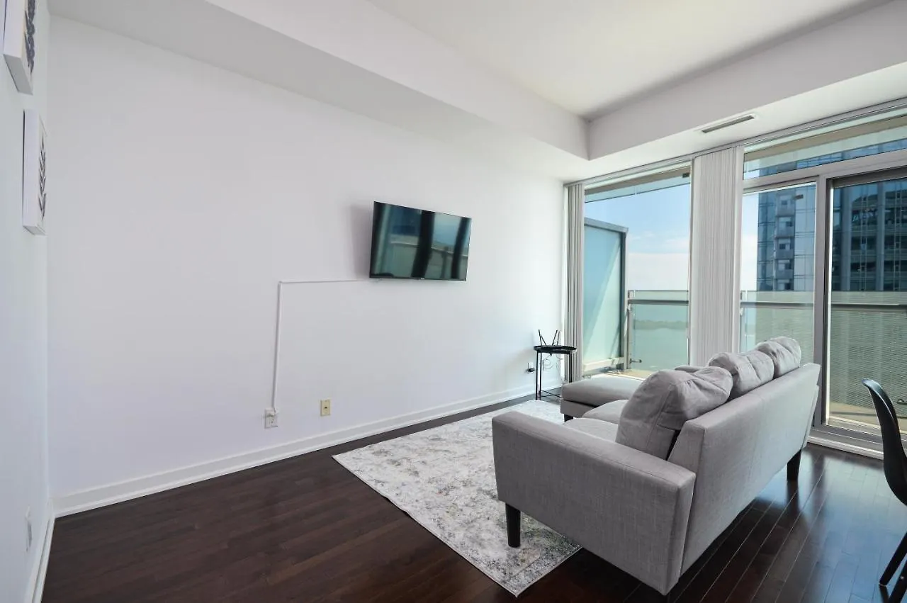 Minutes Walk To Scotiabank Arena,Tiff, Mtcc,Cn Tower Condo Downtown Toronto