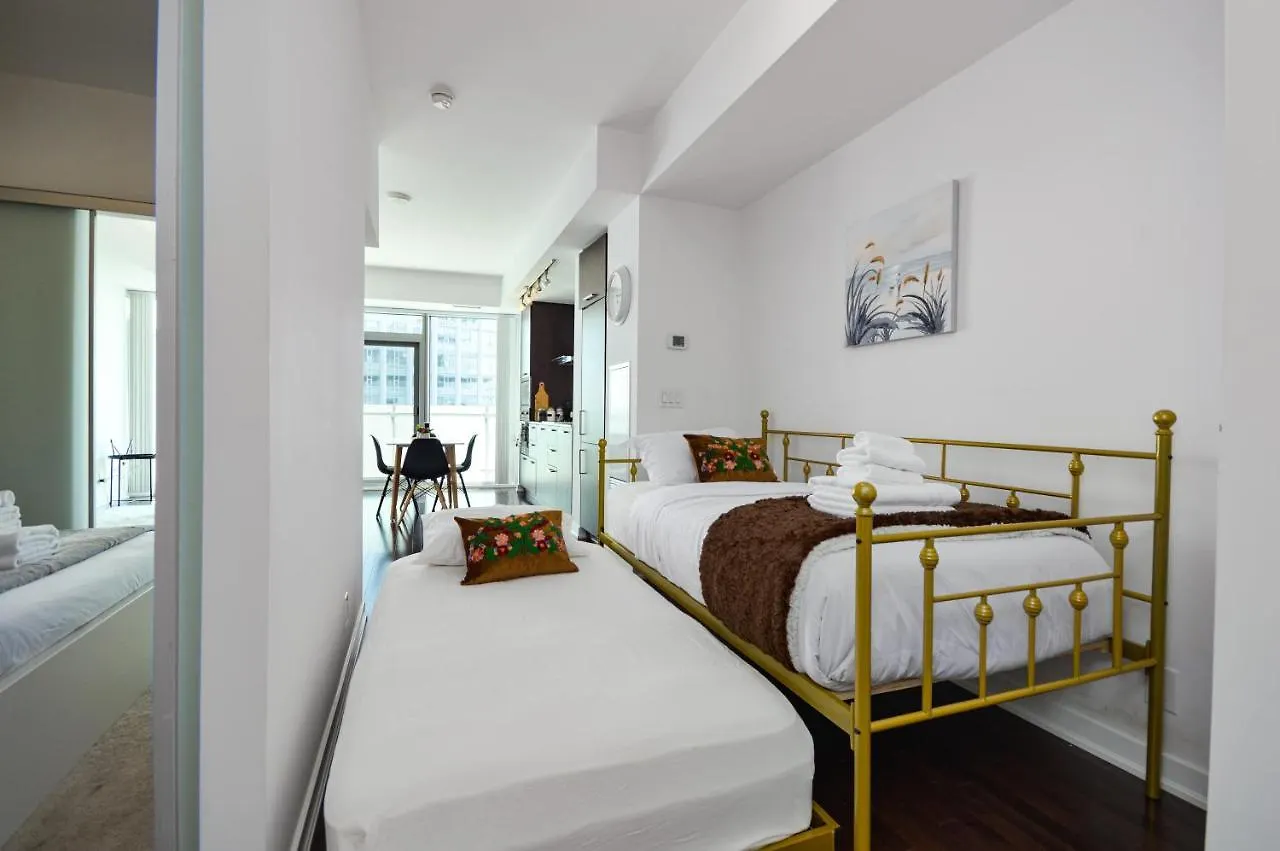 Apartment Minutes Walk To Scotiabank Arena,Tiff, Mtcc,Cn Tower Condo Downtown Toronto Canada