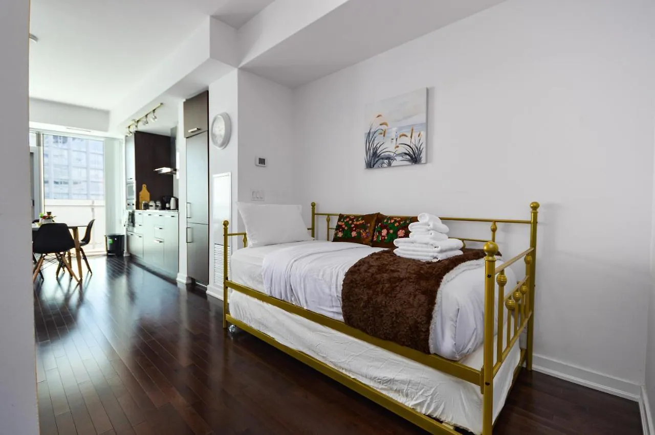 Apartment Minutes Walk To Scotiabank Arena,Tiff, Mtcc,Cn Tower Condo Downtown Toronto