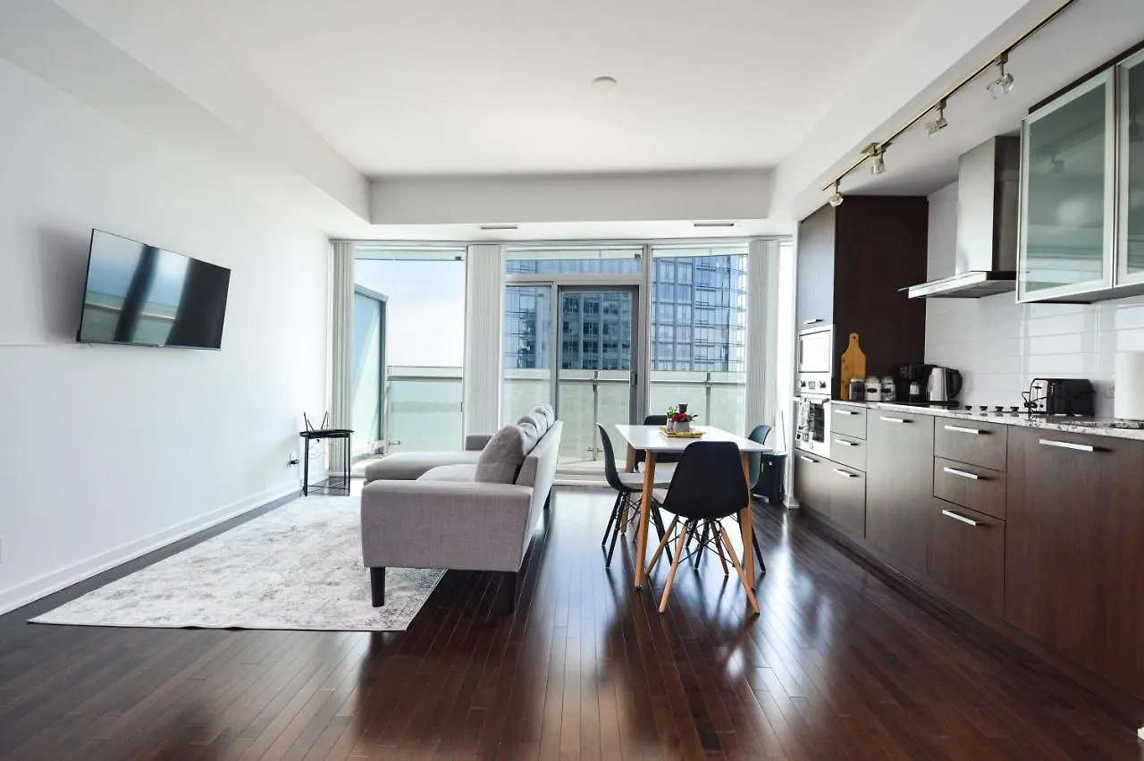 Minutes Walk To Scotiabank Arena,Tiff, Mtcc,Cn Tower Condo Downtown Toronto