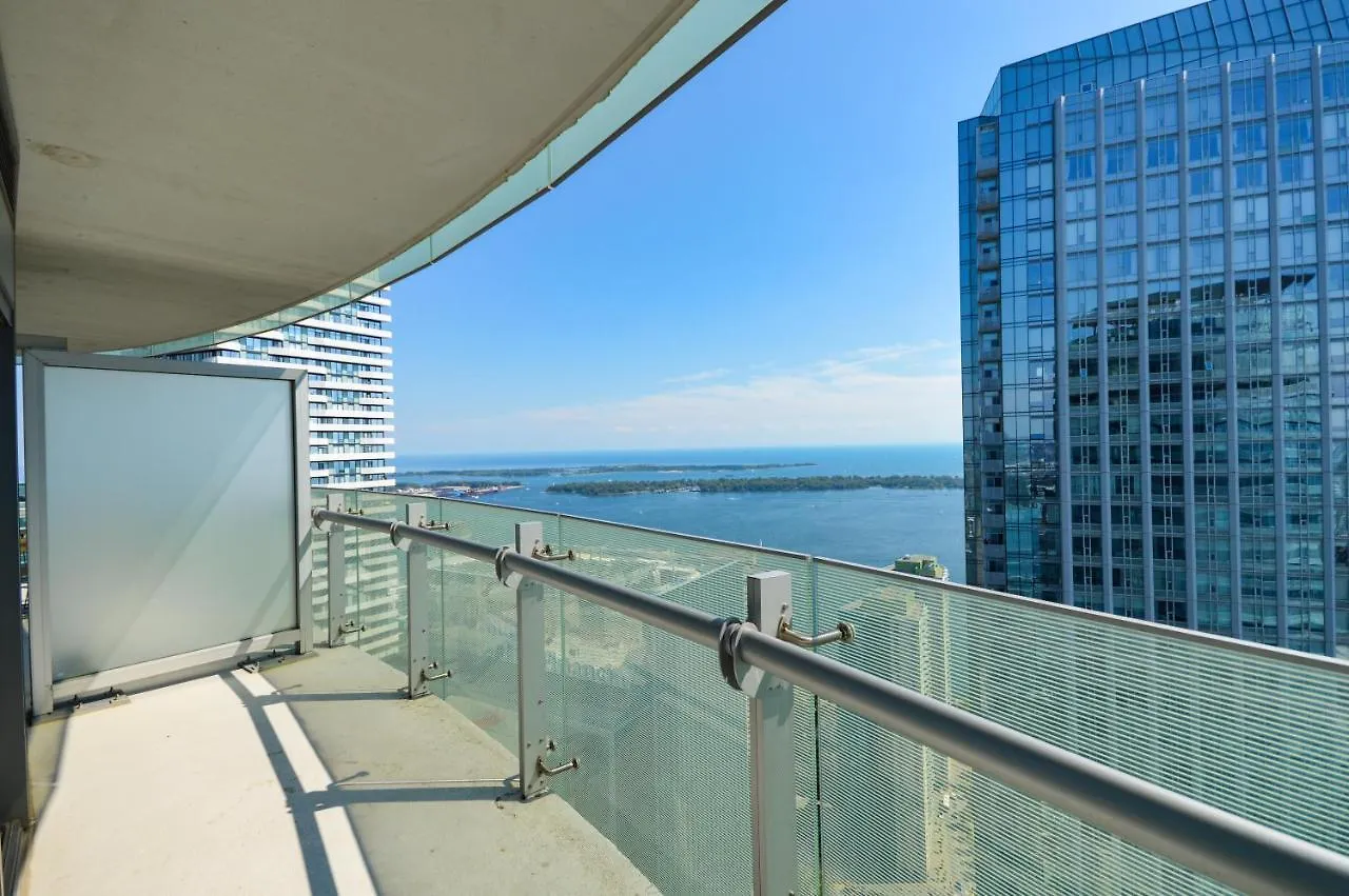 Minutes Walk To Scotiabank Arena,Tiff, Mtcc,Cn Tower Condo Downtown Toronto Canada