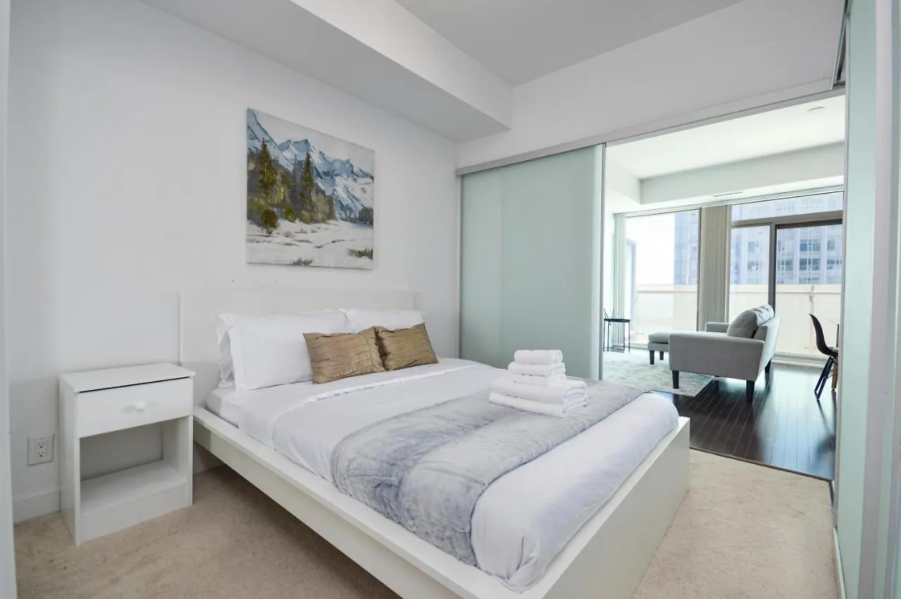 Minutes Walk To Scotiabank Arena,Tiff, Mtcc,Cn Tower Condo Downtown Toronto Canada