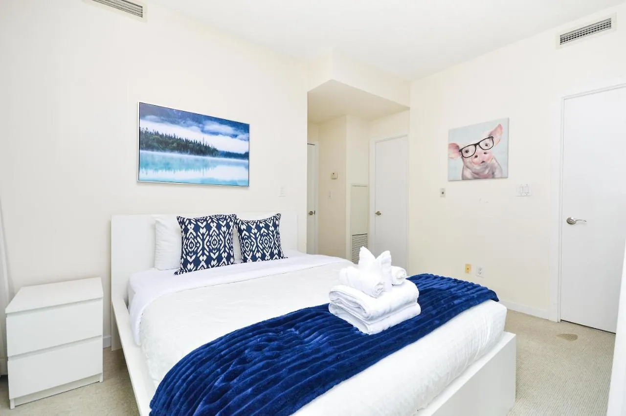 Minutes Walk To Scotiabank Arena,Tiff, Mtcc,Cn Tower Condo Downtown Toronto