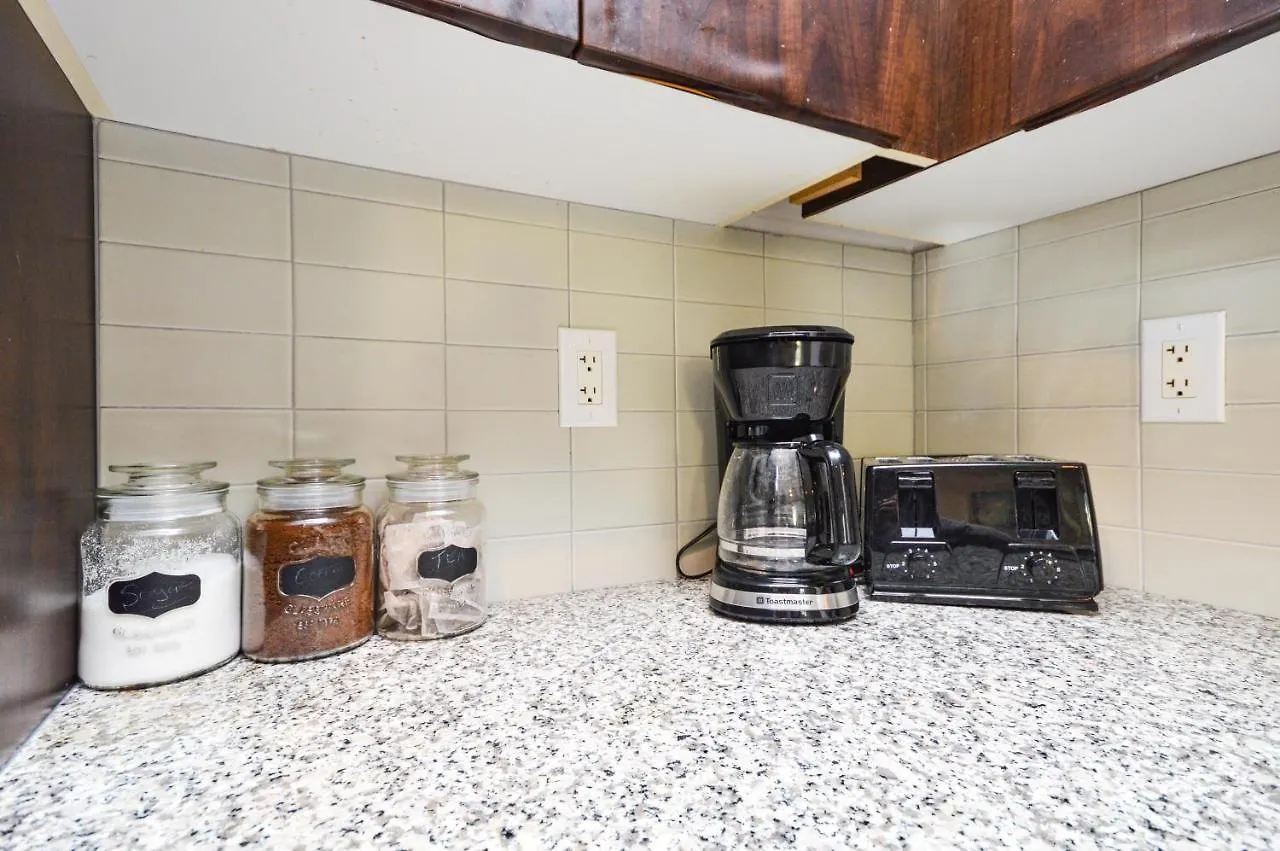 Minutes Walk To Scotiabank Arena,Tiff, Mtcc,Cn Tower Condo Downtown Toronto Canada