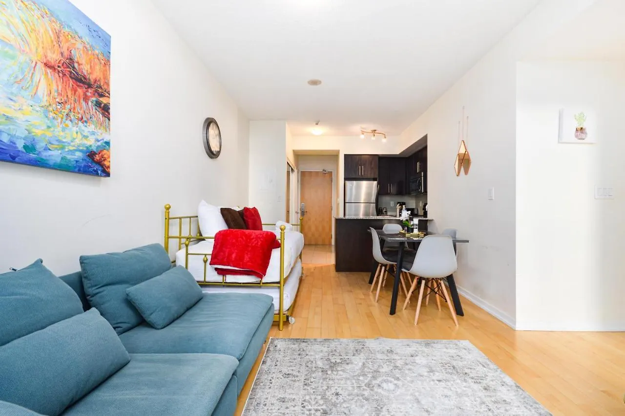 Minutes Walk To Scotiabank Arena,Tiff, Mtcc,Cn Tower Condo Downtown Toronto Apartment