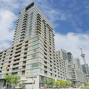 Three-bedroom With Free Parking Nearby Cn Tower With Lake View Toronto